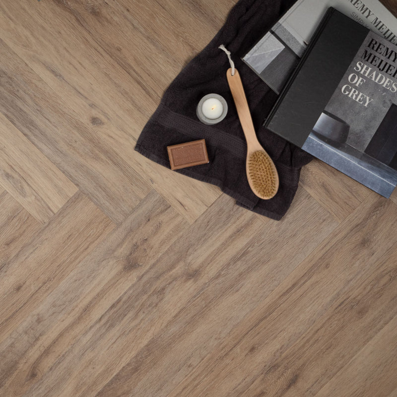 Ambitieus Trendy Kaneel Visgraat | Douwes Dekker | Click PVC Rigid per m2